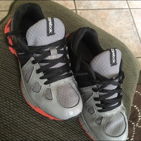 Bundle clothes size 10-12 and Mine boots size 1 - Picture 8 of 8